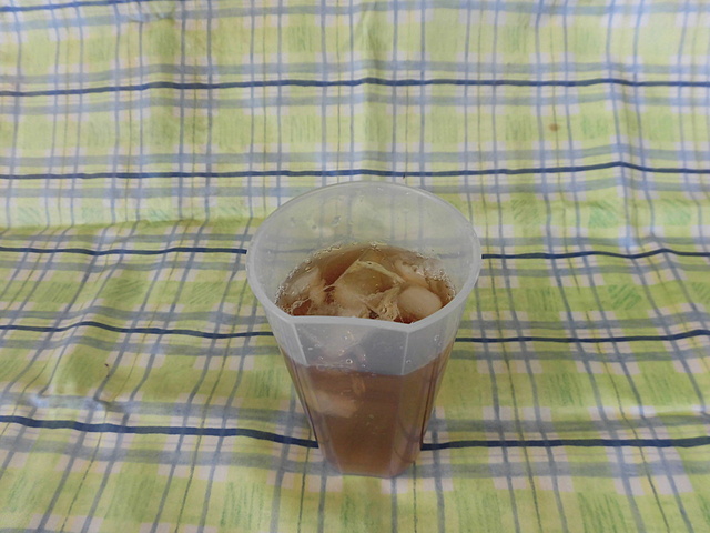 麦茶が入っています。